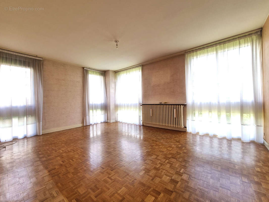 Appartement à FONTENAY-SOUS-BOIS