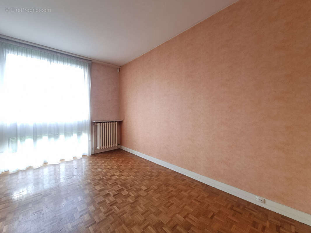 Appartement à FONTENAY-SOUS-BOIS