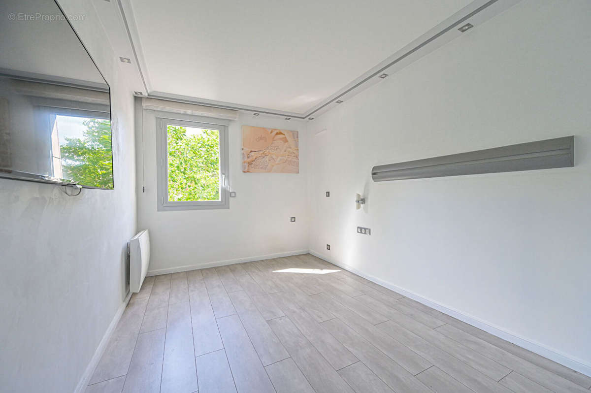 Appartement à PARIS-19E