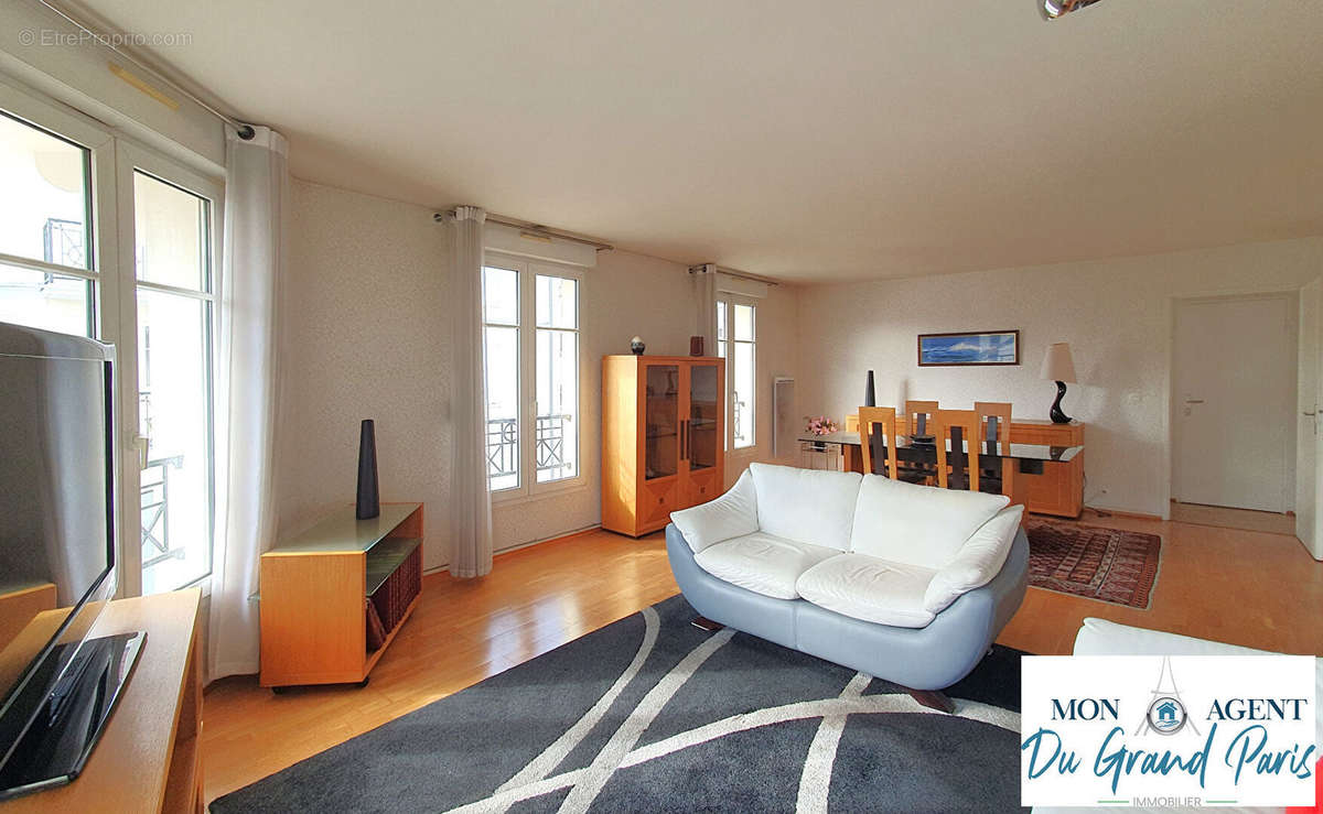 Appartement à VOISINS-LE-BRETONNEUX