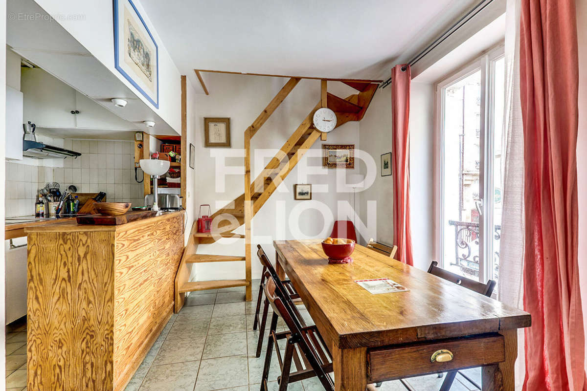 Appartement à PARIS-14E