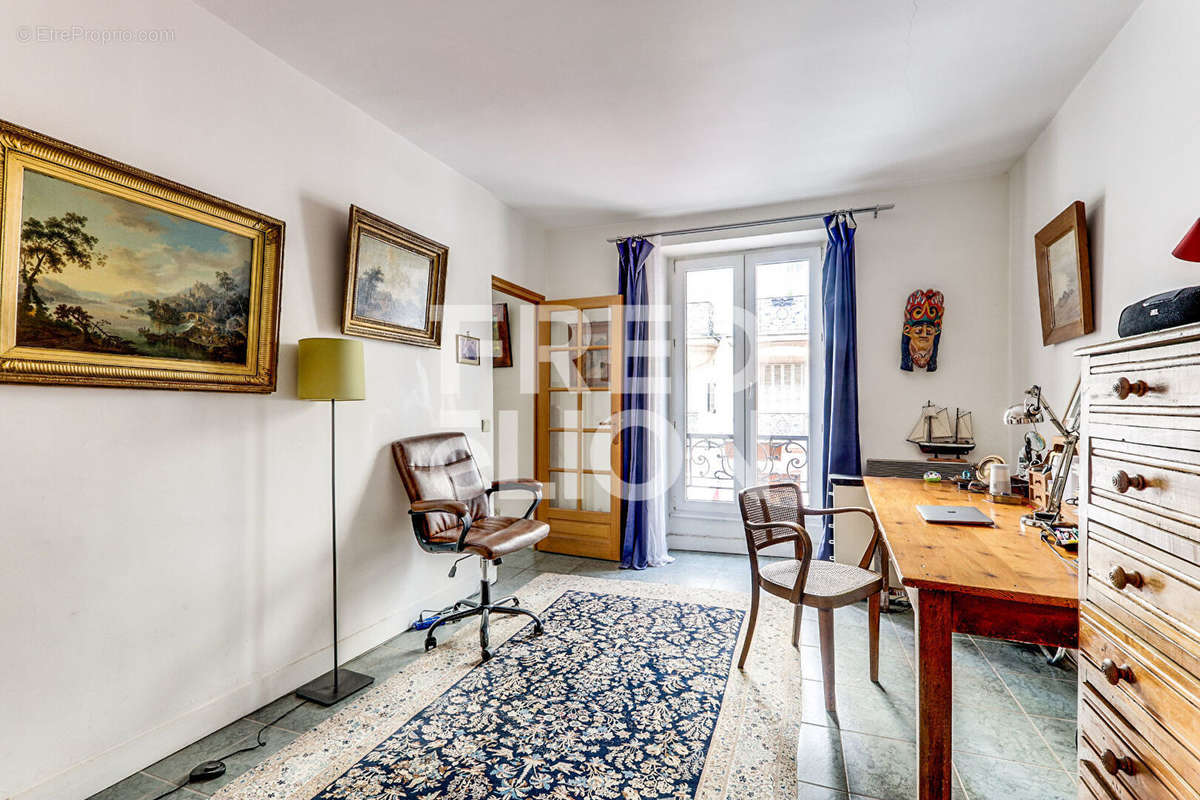 Appartement à PARIS-14E