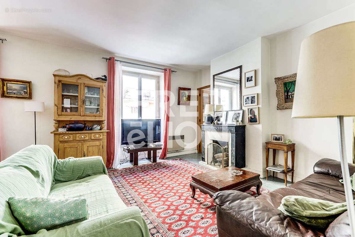 Appartement à PARIS-14E