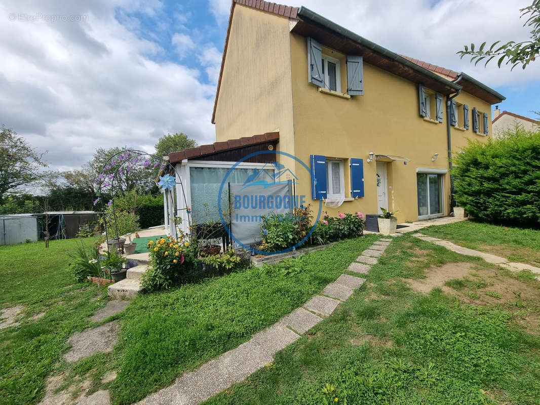 Maison à VERDUN-SUR-LE-DOUBS