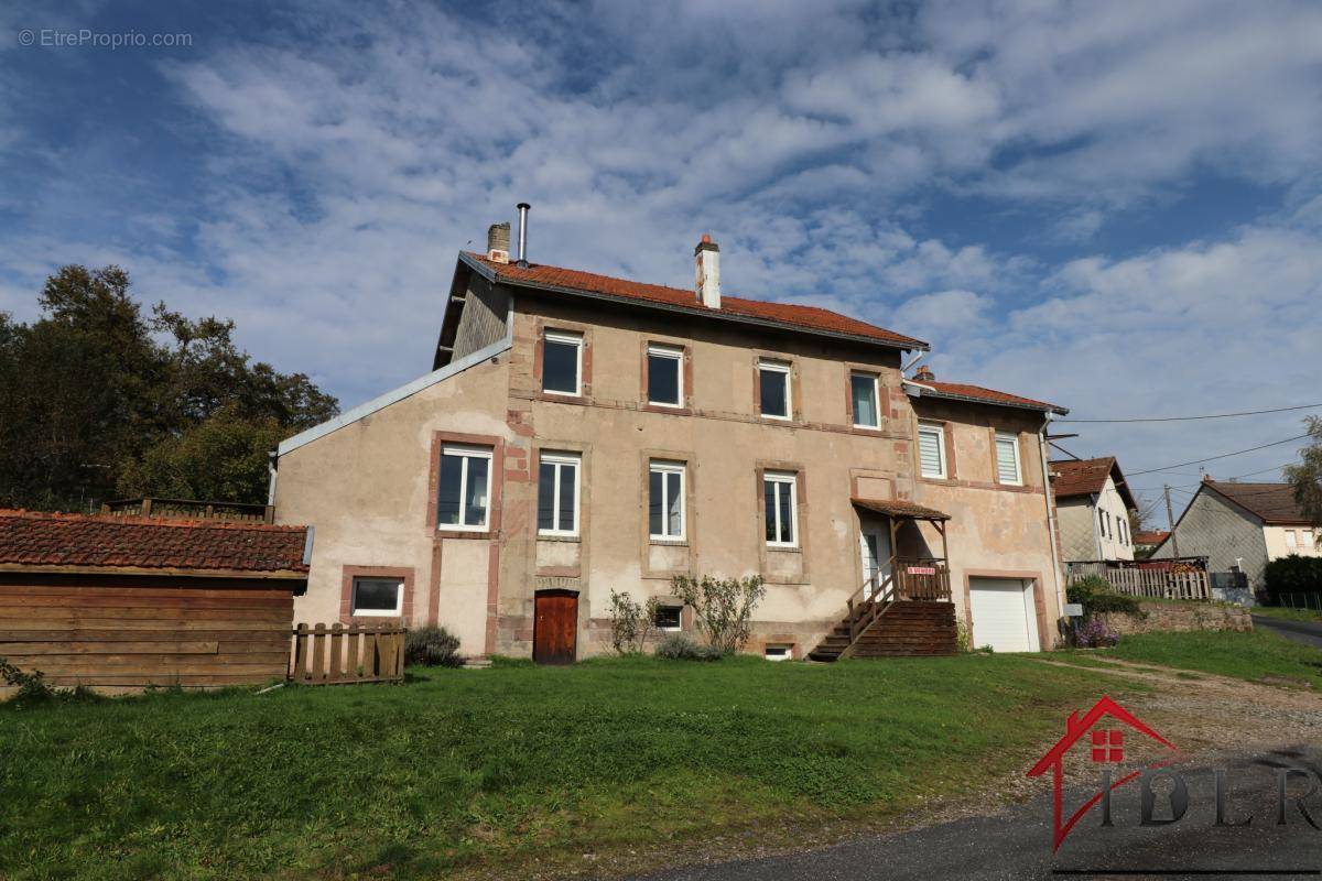 Maison à LA CHAPELLE-DEVANT-BRUYERES