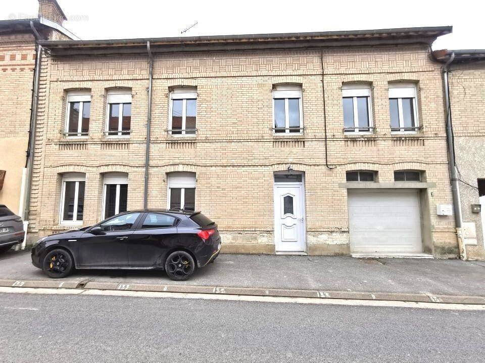 Jolie maison de ville d&#039;un surface de 123m² - Maison à CORMICY