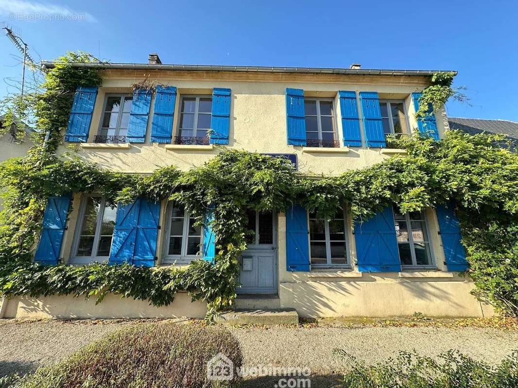 Découvrons l&#039;intérieur - Maison à BARENTON-BUGNY