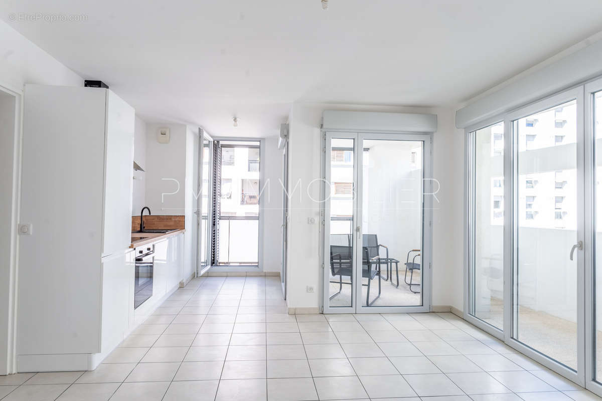 Appartement à MARSEILLE-2E