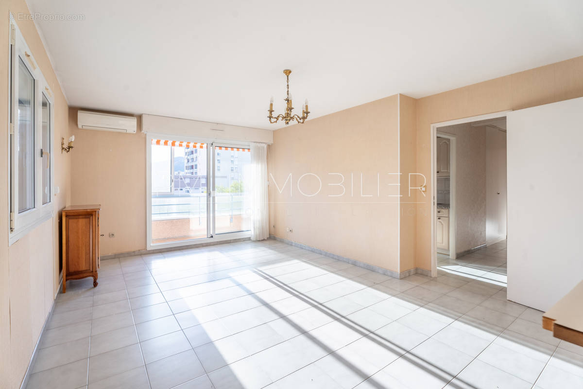 Appartement à MARSEILLE-9E