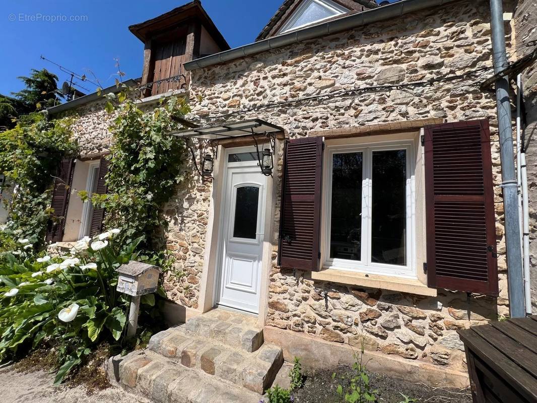 Maison à FONTENAY-TRESIGNY