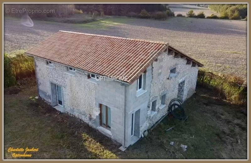 Maison à BROSSAC