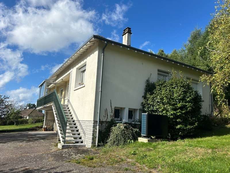 Maison à ROUSSAC