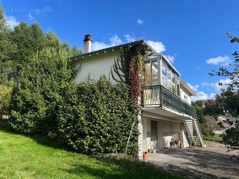 Maison à ROUSSAC