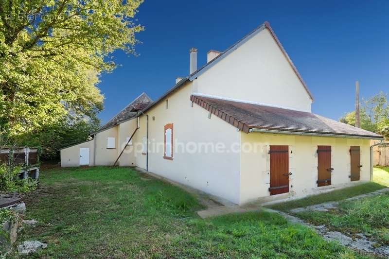 Maison à VERNEUIL-MOUSTIERS