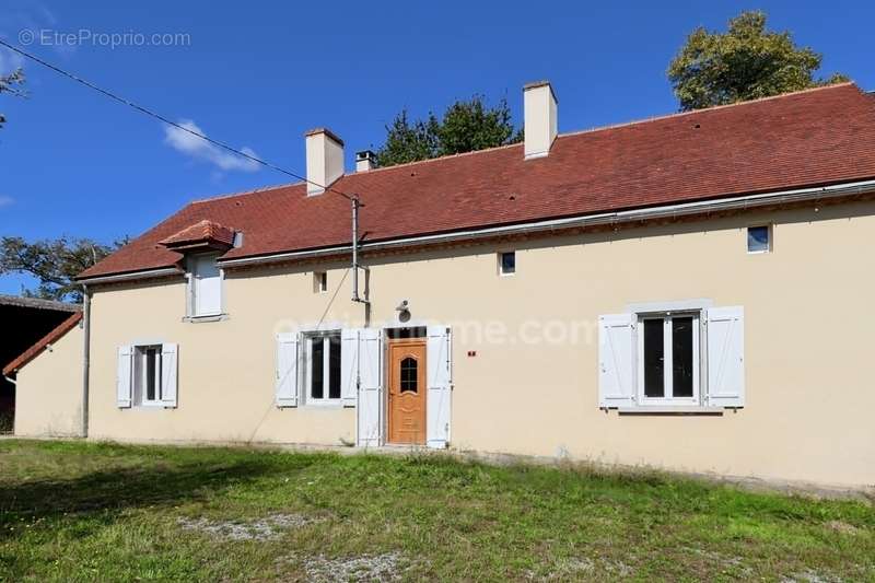 Maison à VERNEUIL-MOUSTIERS