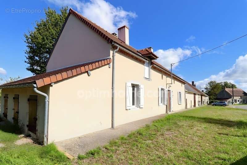 Maison à VERNEUIL-MOUSTIERS