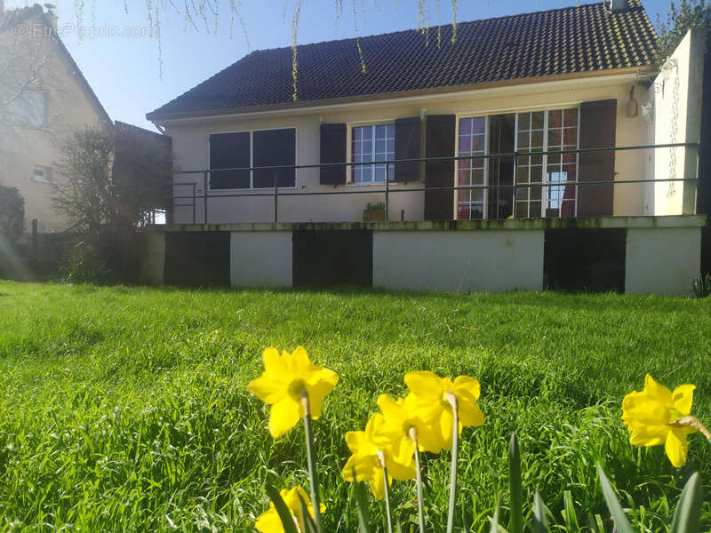 Maison à FRESNAY-LE-GILMERT