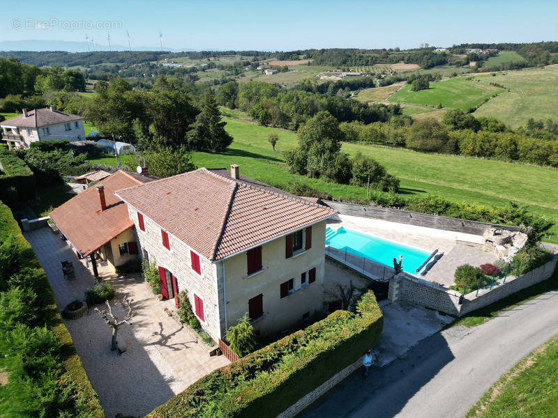 Maison à LE GRAND-SERRE