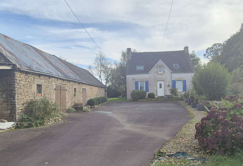 Maison à SAINT-YVI