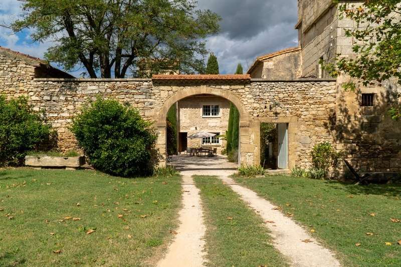 Maison à MEYNES