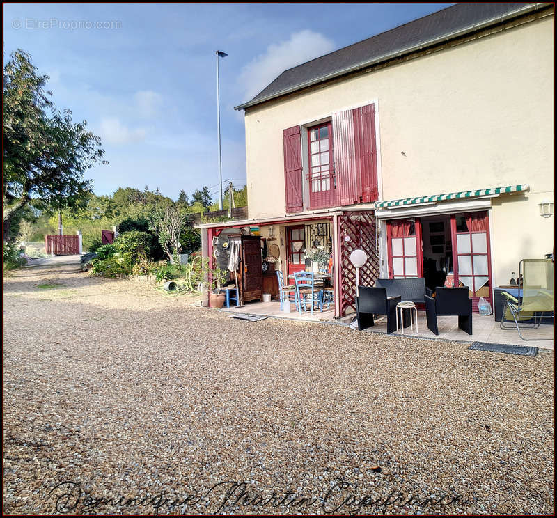 Maison à LA CHARTRE-SUR-LE-LOIR