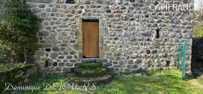 Maison à SAINT-SAUVEUR-DE-MONTAGUT