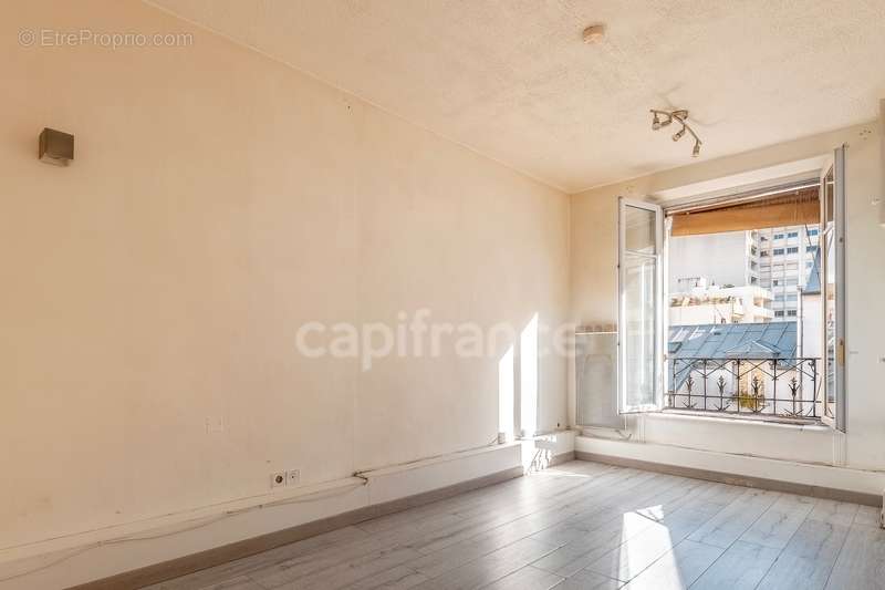 Appartement à PARIS-20E