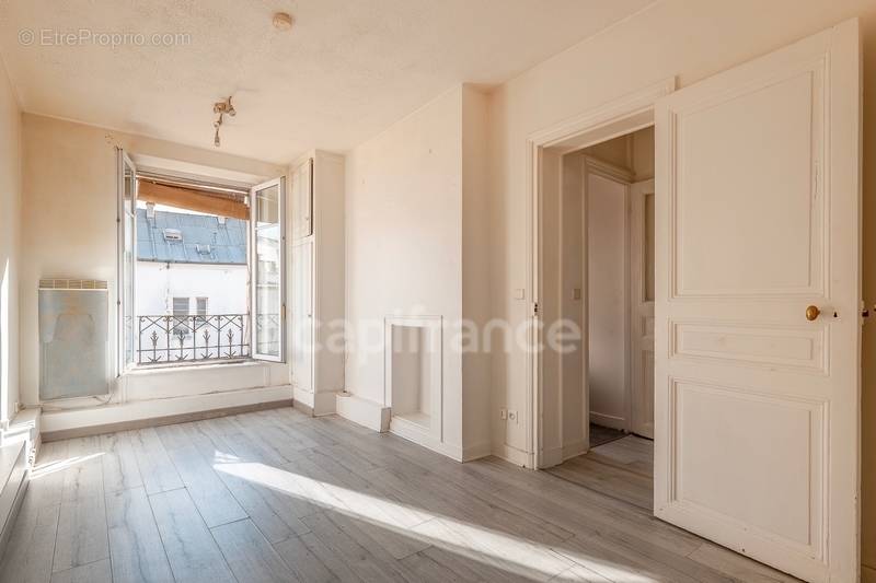 Appartement à PARIS-20E