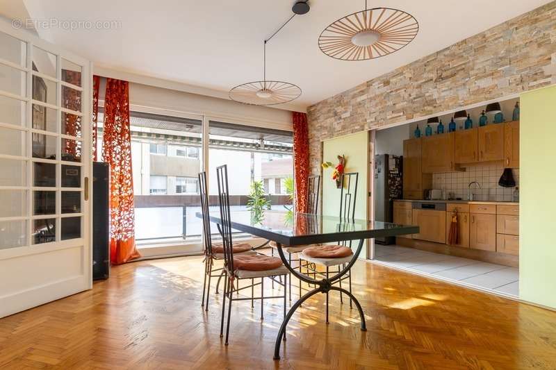 Appartement à MARSEILLE-8E