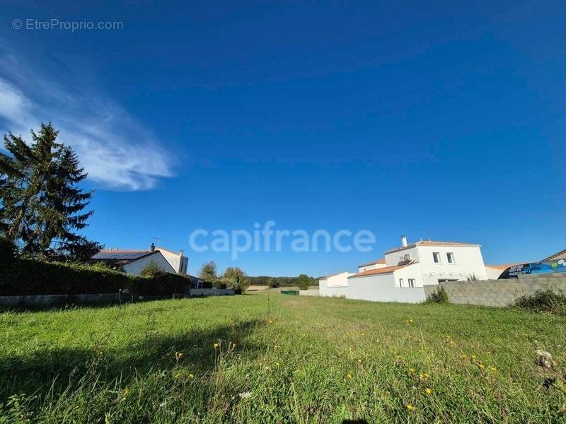 Terrain à SAINT-SULPICE-DE-ROYAN