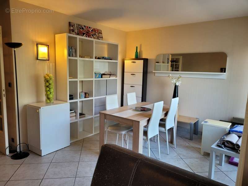 Appartement à VERT-SAINT-DENIS