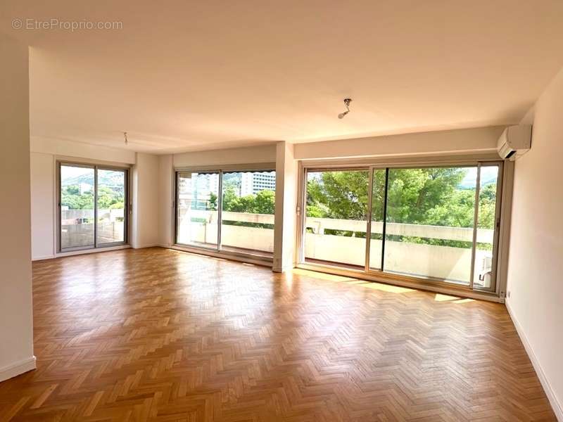 Appartement à MARSEILLE-9E