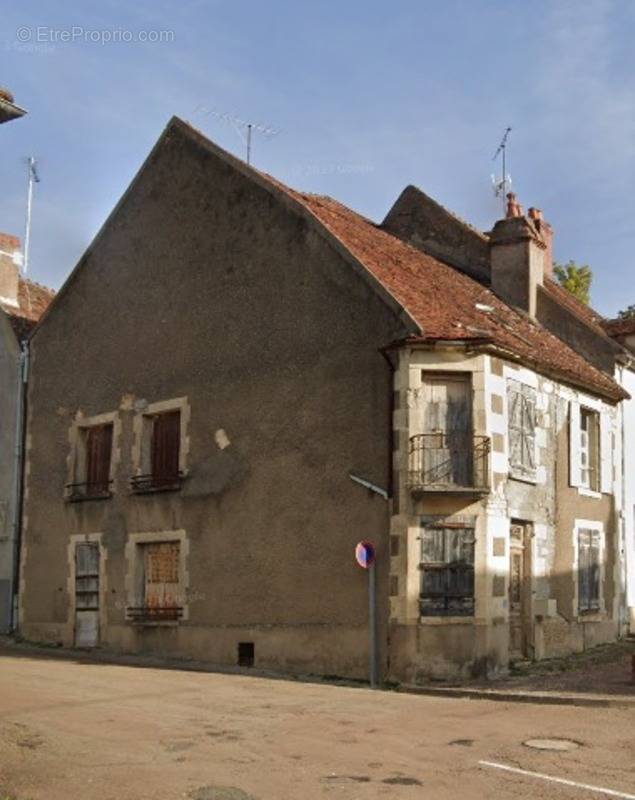 Maison à VARZY