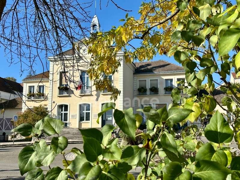 Maison à LE MESNIL-LE-ROI