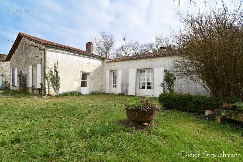 Maison à AIGREFEUILLE-D&#039;AUNIS