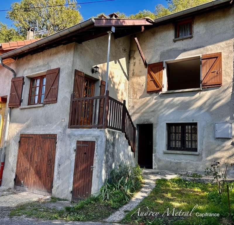 Maison à SERRIERES-EN-CHAUTAGNE