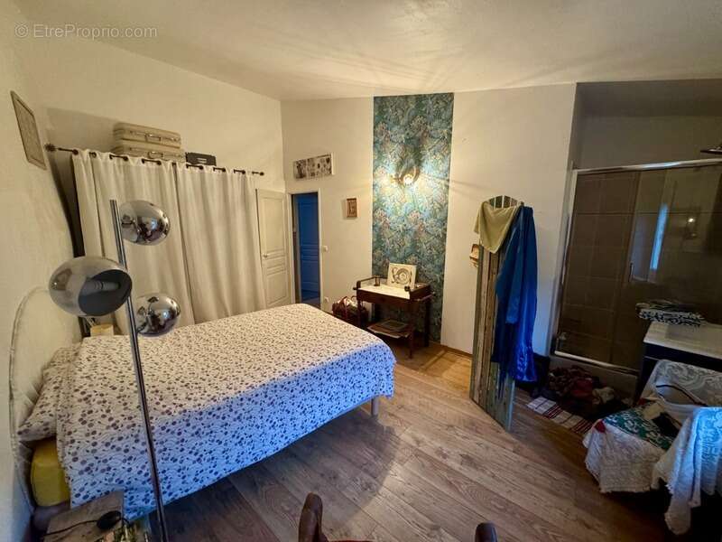 Appartement à ROCHEMAURE