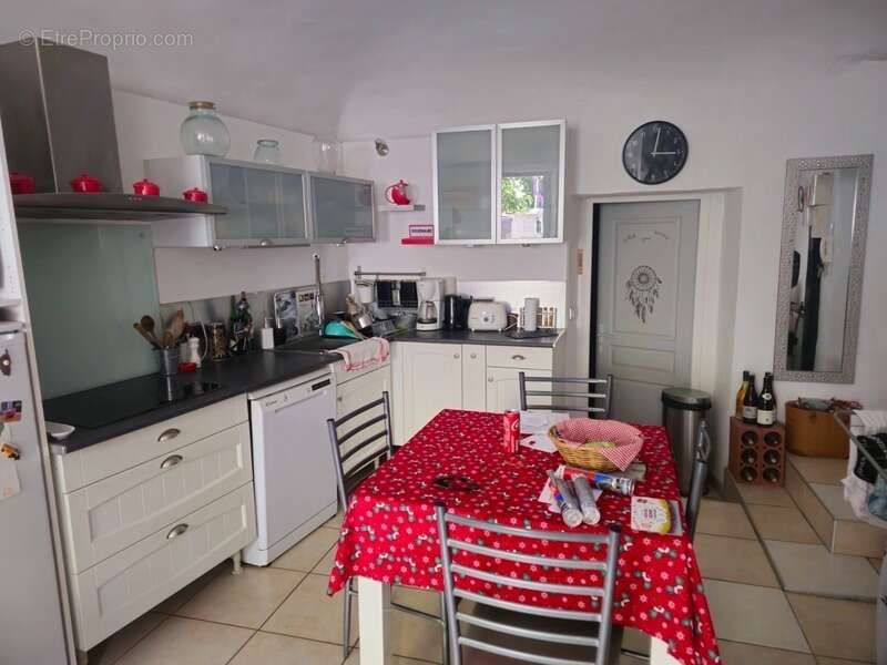 Appartement à ROCHEMAURE