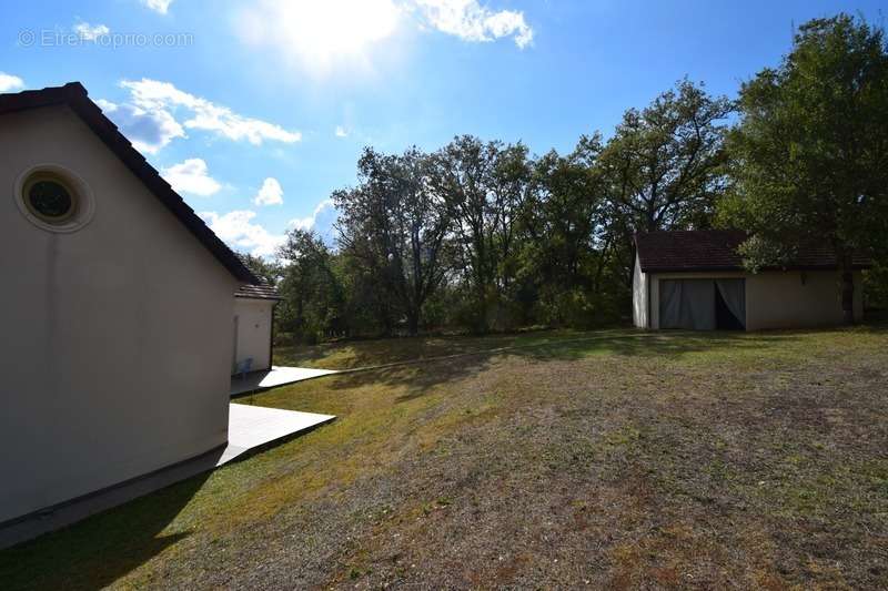 Maison à MONTGESTY