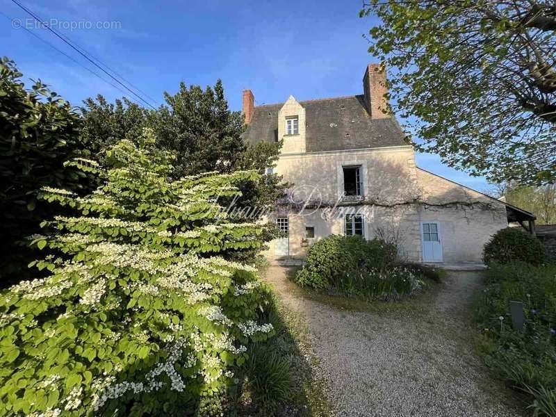 Maison à COURCAY