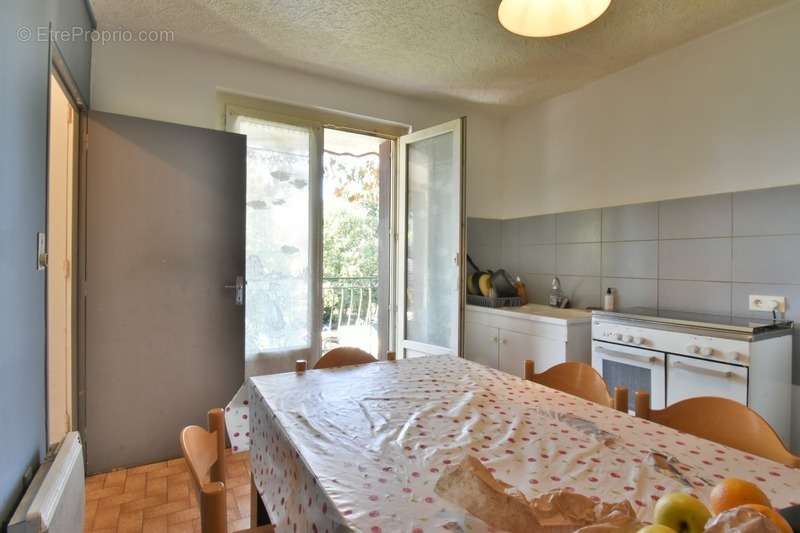 Appartement à LES MEES