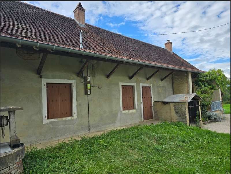 Maison à FRONTENAUD