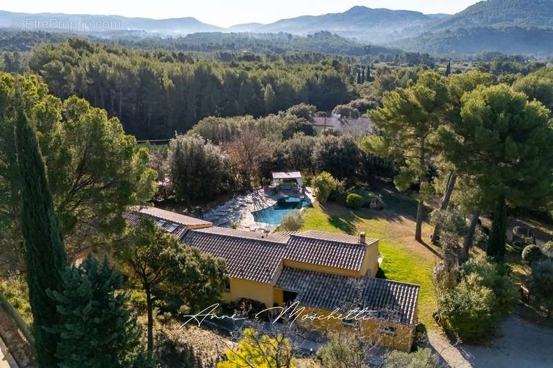 Maison à LE CASTELLET