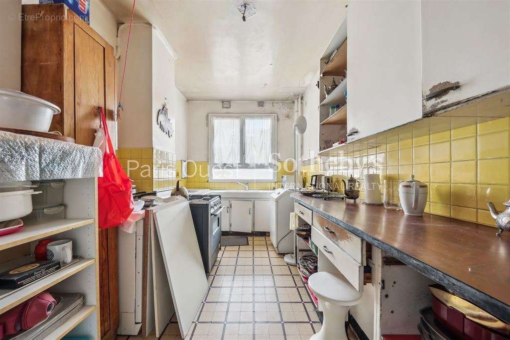 Appartement à PARIS-16E