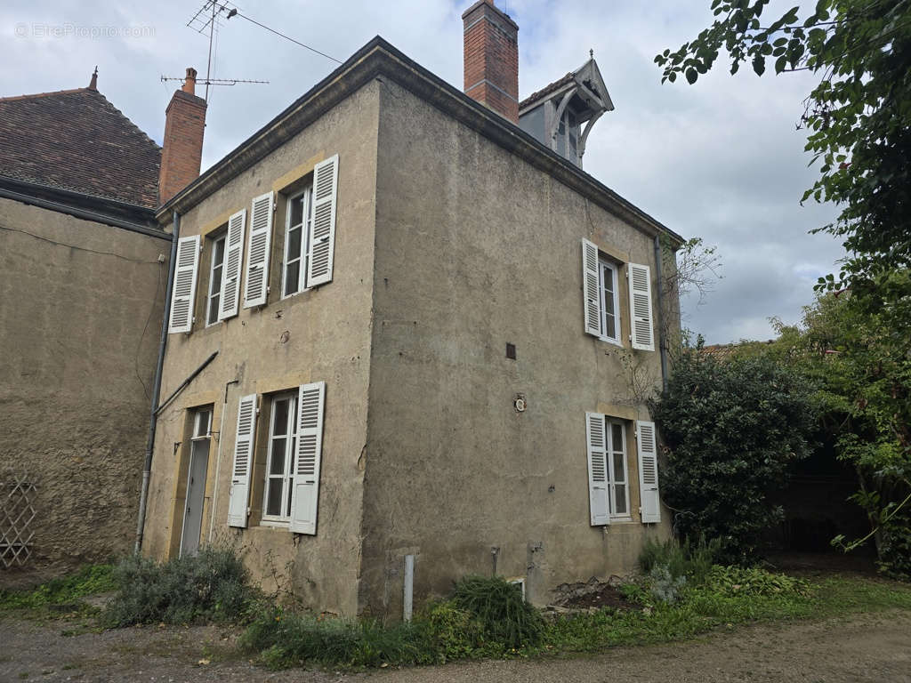 Maison à PARAY-LE-MONIAL