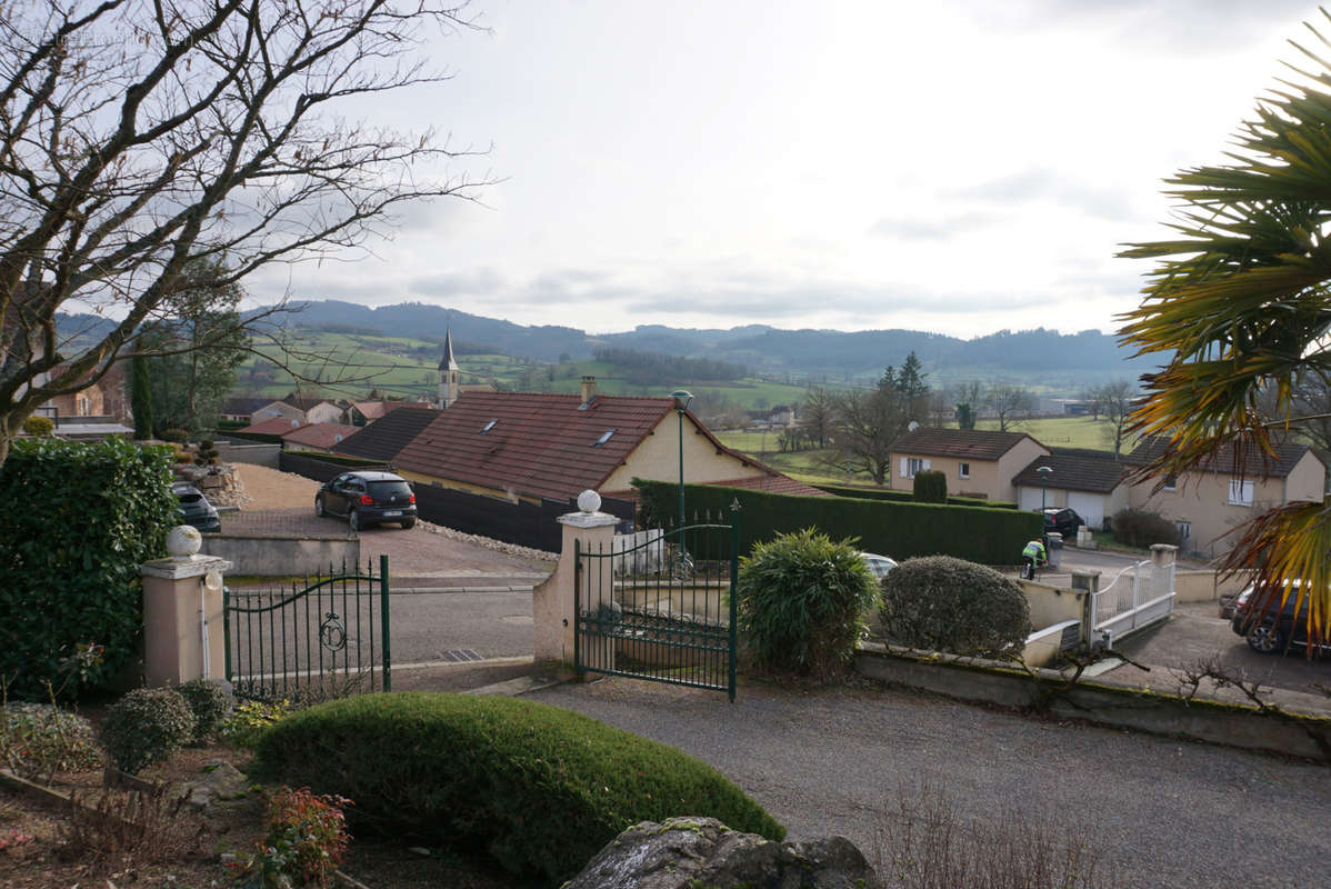 Maison à VARENNES-SOUS-DUN