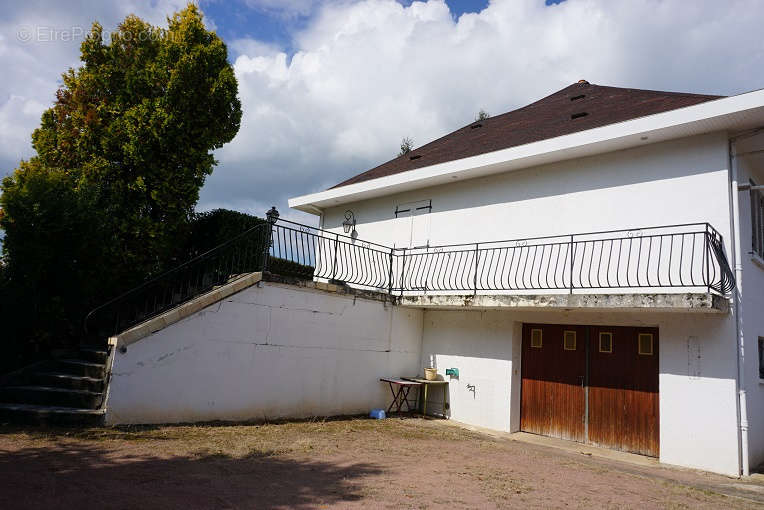 Maison à SAINT-YAN