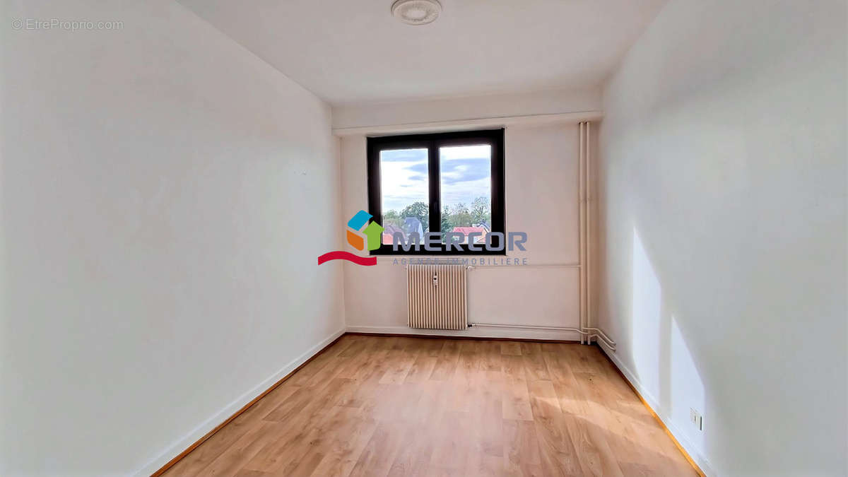 Chambre 1 - Appartement à OSTWALD