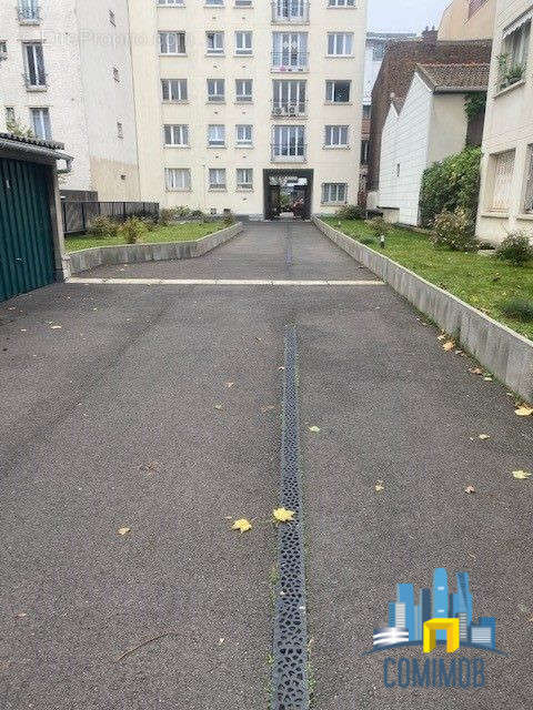 Parking à COURBEVOIE