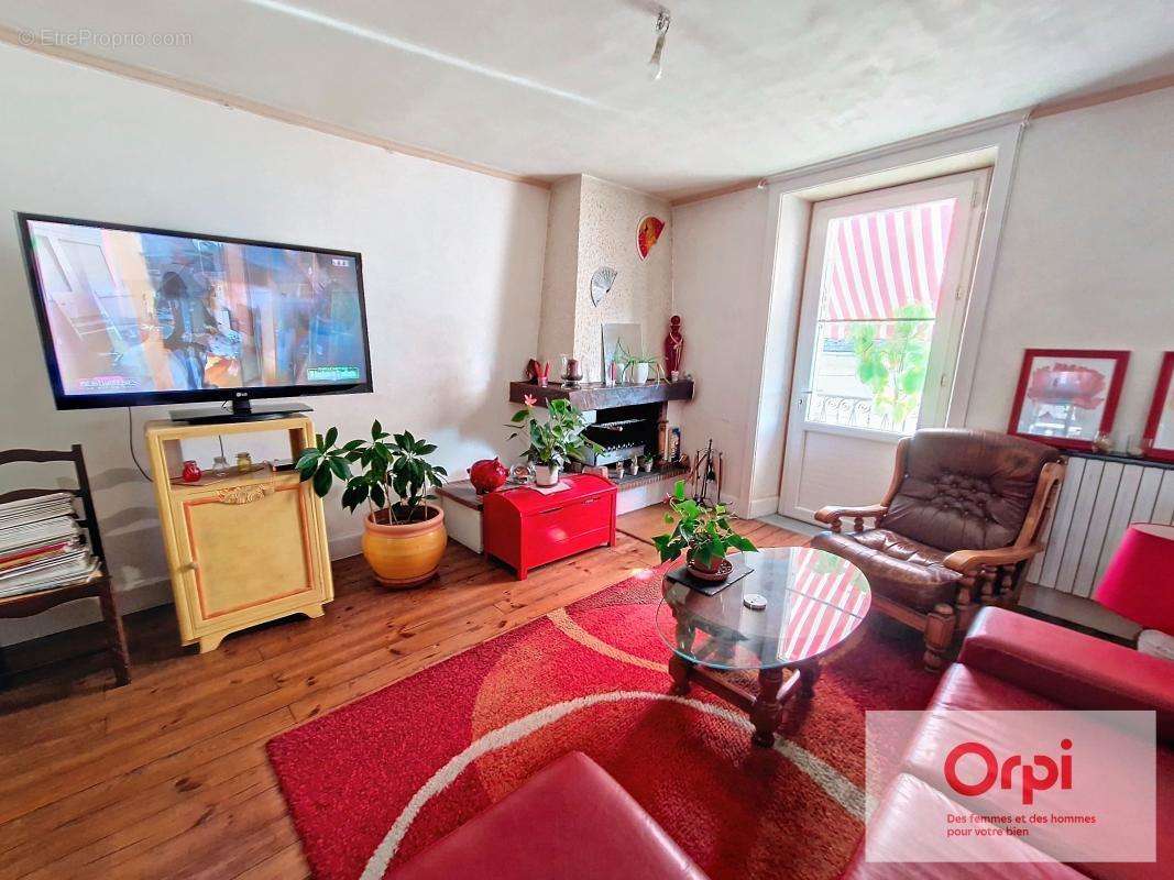 Appartement à ALLASSAC